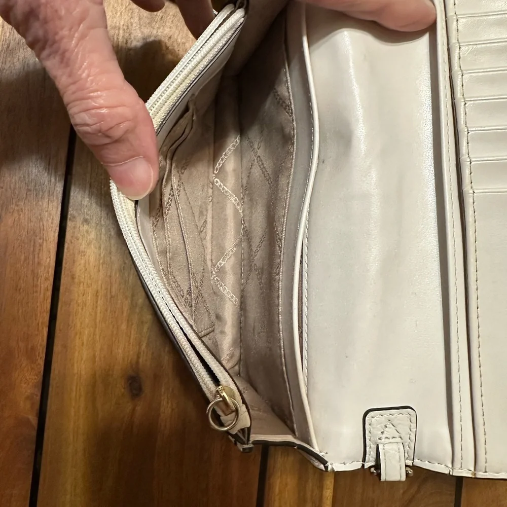 Michael Kors Ivory Crossbody Wallet Bag